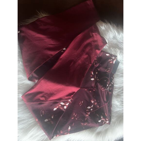 Under Armour Heat gear Compression Tights NWT Womens Maroon Floral Size Medium - Picture 8 of 10